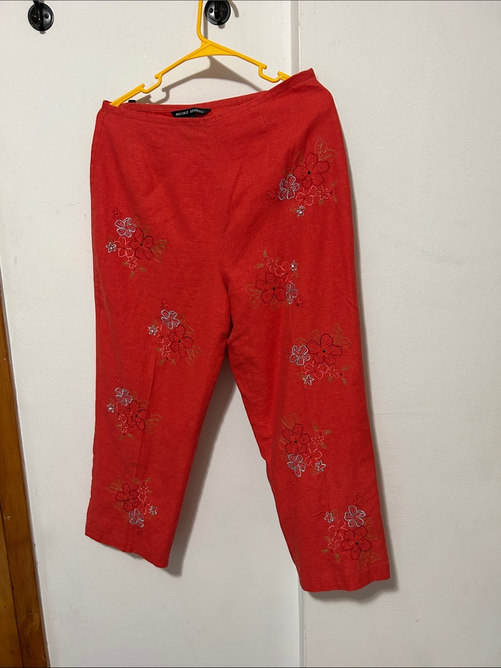 Red Embroidered Capris - Picture 4 of 15